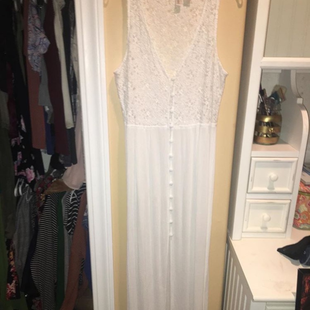 Lace Maxi Dress